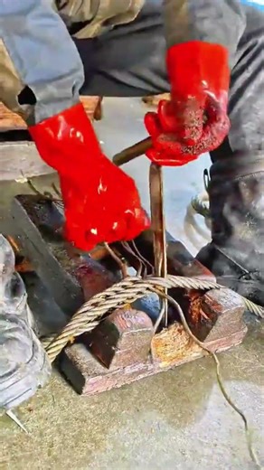 The Skillful Technique of Splicing Heavy Duty Steel Wire Rope by Hand