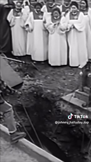 Johnny Hallyday - Quelque Chose De Tennessee (Clip Officiel)