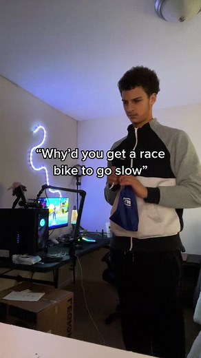 Idk what my hair is…dnt ask #fyp #viral #dasanbyrd #relatable #kawasaki #ktm #yamaha #honda #husquvarna #suzuki #funny #flowvision