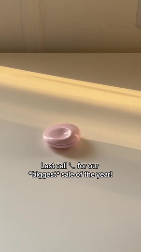 Final Day: Save 25-30% at Glossier's Year-End Sale!