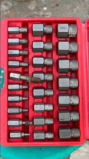 25-piece multi-spline screw extractor set kit remove damaged stripped broken bolts screws, and studs