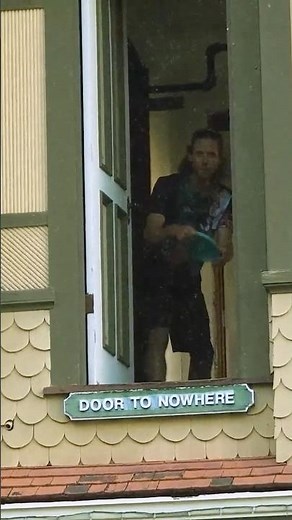 Disc golfers invade the Winchester Mystery House 👻