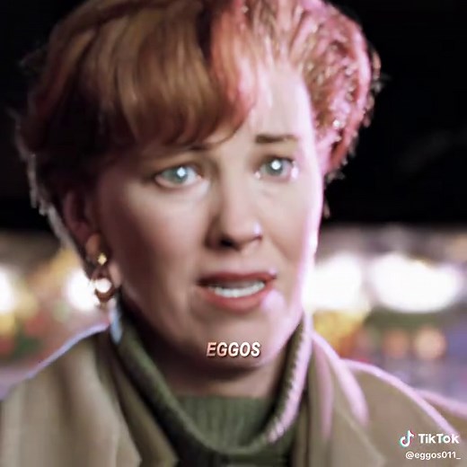 Kevin’s home alone again. Rest easy Catherine O’hara. 🕊️ | text ib: mysticring | #homealone #catherineohara #macaulayculkin #christmas #homealoneedit