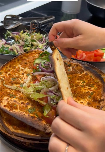 Easy Lahmacun Recipe for Iftar – Day 8 of Ramadan