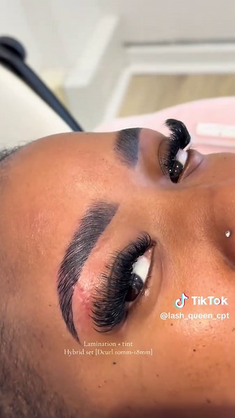 Lashes Speak Louder: Lamination and Hybrid Set in Cape Town