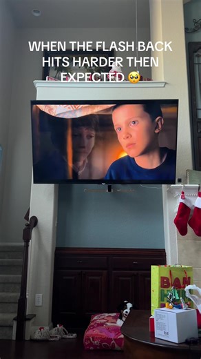When the flashback montage on Stranger Things hits you square in the emotions and you can’t control the waterworks 😭💔 That part got us GOOD. #StrangerThings #Emotional #Flashback #FinaleFeels #Waterworks