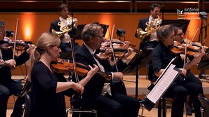 Vom heutigen Geburtstagskind Wolfgang Amadeus Mozart (*1756) finden sich in unserem YouTube-Channel inzwischen 24 Aufnahmen von Sinfonien, Konzerten, Ouvertüren und Serenaden – darunter auch einige weniger bekannte Werke wie die C-Dur-Sinfonie Nr. 28 KV 200, die wir in einem live gestreamten „Konzert ohne Publikum“ im Dezember 2020 unter der Leitung von Bejun Mehta gespielt haben. | hr-Sinfonieorchester - Frankfurt Radio Symphony