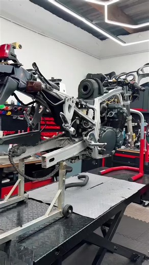 Restoring a Classic Suzuki GSXR750 Motorcycle