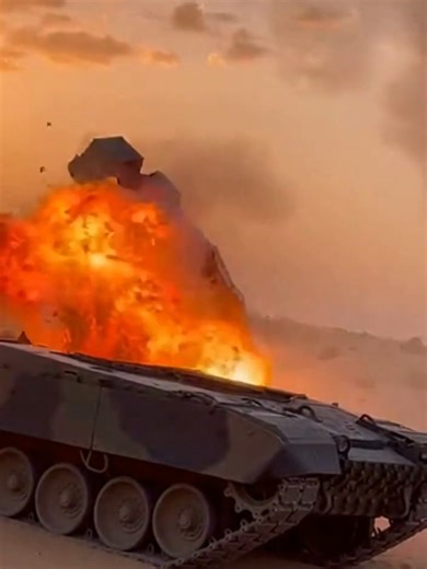 AH-64 Apache Helicopters vs. Tank Convoy (ambush!) 🚁💥 # Tanks Destroyed in Seconds! Air Support Simulation An intense realistic military simulation featuring AH-64 Apache helicopters ambushing an armored tank column in the desert. 🌵💥 Moments: 0:00 - Apaches engage 🚁 0:05 - Hellfire Missile Launch 🚀 0:10 - Tank Turrets Blown Off 💣 Created for military tech enthusiasts and simulation fans. #military #usamilitary #usarmy #helicopter #launch AH-64 Apache, Attack Helicopter, Tank Battle, Hellf