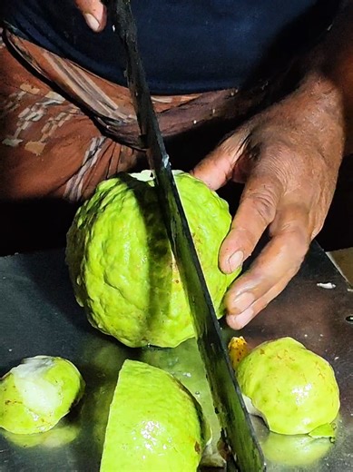 Mastering Guava Cutting Skills for Beginners