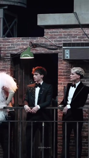 Bách's First Fashion Show with DSQUARED2 Highlights