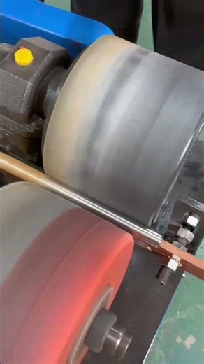 Symmetrical grinding of both sides of the parting line of the hardware tools,#welding #stickwelding