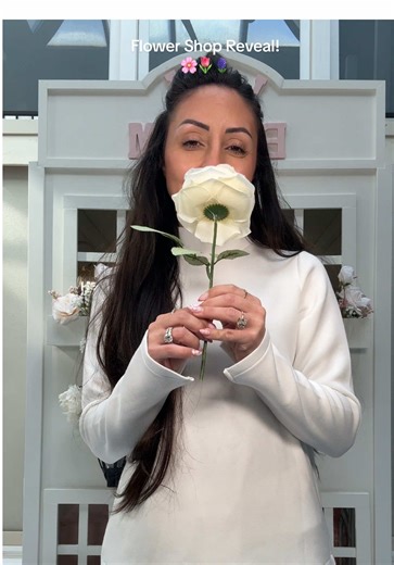 Lei & Bloom: Our Daughter's Adorable Flower Shop Reveal