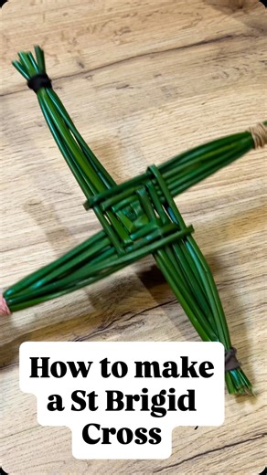 Lisa Ní Lúing | Education | Instructional Coach as Gaeilge on Instagram: "You asked - I delivered! An insight into how to make a St. Brigid Cross. Make sure to tag me if you make one! #stbrigid #stbrigidscross #howto #irish #gaeilge"