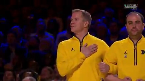 A moment for the National Anthem at the National Championship 🎶🇺🇸#MFinalFour x 🎥 TBS