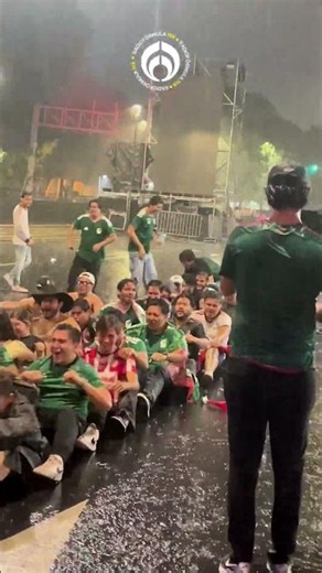 ¡Remando la victoria! Mexicanos se vuelven vikingos tras triunfo de la Selección