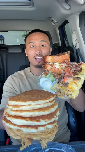 Cian Abion on Instagram: "International House Of 丹 #foodie #foodscene #foodreels #fastfood #ihop #tastetest #mukbang #breakfast #mukbangasmr #eatingshow #reviews #foodhacks"