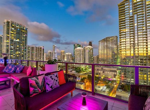 Rosa Sky Rooftop - Rooftop Bar Miami