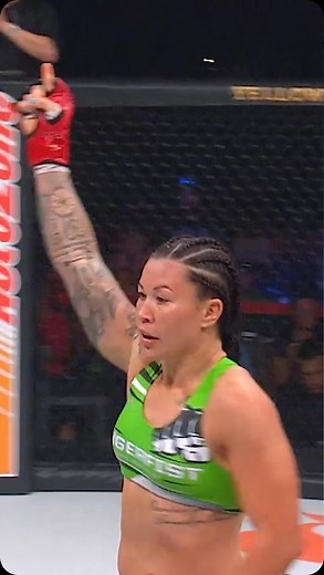 ANGERFIST! 🇦🇺 Arlene Blencowe carries huge power proved with her 22 second TKO win over Amanda Bell at #Bellator224! 💣 Arlene Blencowe will be looking to get back into the win column when she rematches Sinead Kavanagh in enemy territory on June 22nd! #BellatorDublin | Sat June 22 | Tickets on Sale NOW! 🎟️ Link in bio | Bellator MMA