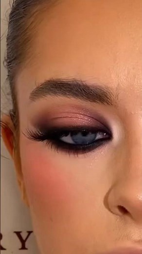 Gorgeous Glittery Eye Makeup Look | Sparkling Eye Tutorial#eyemakeup #shortsviral #makeuptutorial