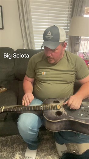 A little dobro for ya,I dont play dobro very often anymore,more guitar that anything. #bluegrassmusic #bluegrassguitar #bluecollar #country #countrymusic #countryboy #resonatorguitar #resonatorguitars #byrlguitar #byrlguitars #dobro #dobroguitar #dobroguitars