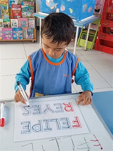 ESCRITURA DEL NOMBRE PROPIO INICIAL 1... #profecarlita #maestratiktoker #maestradepreescolar #educacioninicial #educacioninfantil