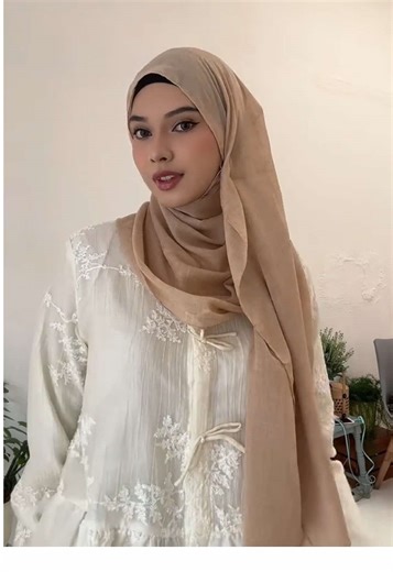 Malaysian Girl's Hijab Tutorial: Step-by-Step Guide