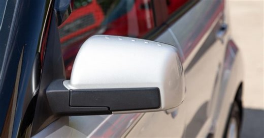 Европейские заводы останавливают производство автозапчастей: при чем здесь Китай