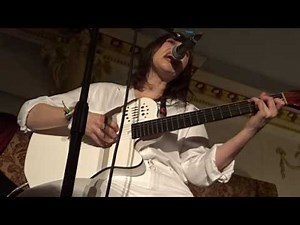 "Imagining My Man", Aldous Harding - Brighton, Mai 2017