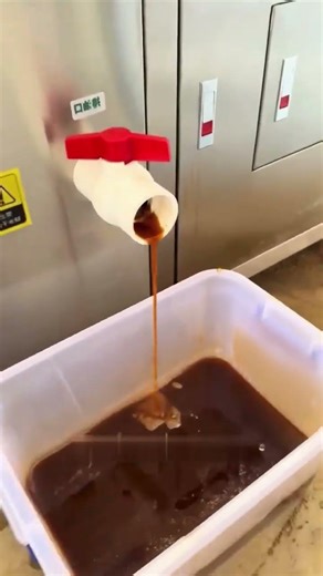 China’s Smart Food Recycling Machine | Students Turn Leftover Food into Soil | Amazing Eco