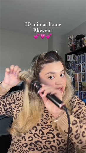 Quick At-Home Blowout Tutorial Using Wavy Talk Brush