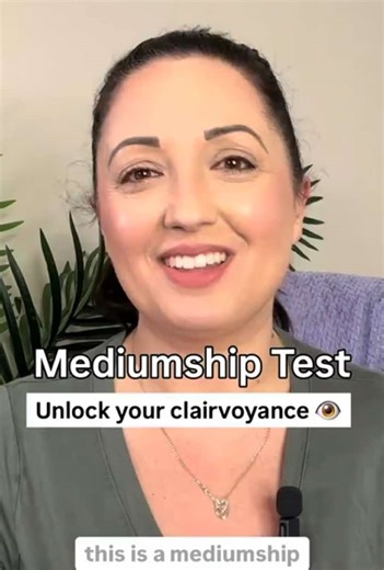Mediumship development doesn’t start with guessing — it starts with trusting what you see. 👀 I’m an ethical evidential psychic medium and mentor, and this is a clairvoyance exercise I use to teach genuine spirit communication. Inside the envelope was an oracle card with a person on it. Before the reveal, I had you tune in and notice the first image that came through — gender, hair, overall presence. And I’m just gonna say it… Clairvoyance isn’t about being “right.” It’s about trusting the first