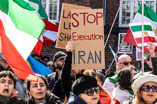 Une jeune Iranienne juge que « la répression sera sûrement plus dure » avec la trêve entre l'Iran et les États-Unis