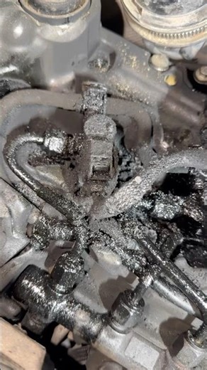 Injector removal job on this 2019 Transit Ecoblue! All 4 badly covered in carbon buildup!