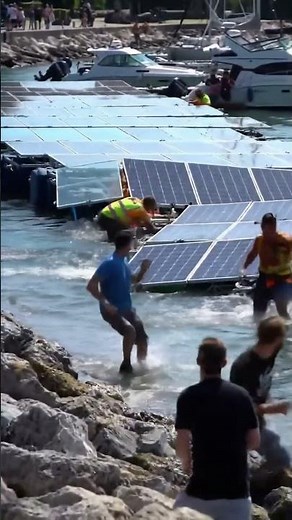 Floating Solar Panel Farm Sinks in Marina #fail