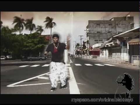 BLAKKAYO - Laparans (CLIP OFFICIEL)