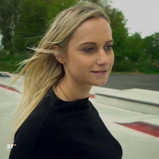 Sarah ist herztransplantiert. Vor über zehn Jahren begann ihr langer Weg zurück ins Leben. Ihre Begleiter: Angst und die Freude, alles im Leben mitzunehmen. 37 Grad in der Mediathek: kurz.zdf.de/8onM/ #organspende | 37 Grad