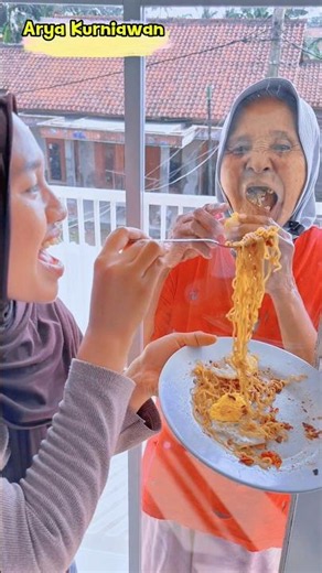ANDAI NENEK PUNYA MAKANAN PASTI ENGGA KELAPARAN,YG KASIHAN LIKE VIDEO INI #shorts