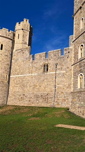 33 reactions · 3 comments | Windsor Castle. Founded in the 11th century. Home of over 40 English monarchs. My husband tells the story. Happy Viewing!!! #windsorcastle #castles #england #highlightseveryone | Genie IntheLamp | Facebook