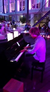 Im Sommer jeden Freitag...Heute am Piano Enzo Lange! | ELLINGTON HOTEL BERLIN