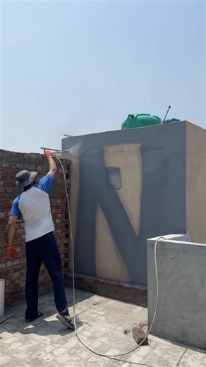 Outside weather shield airless spray paint machine😱 Airless Spray #airlesspaint #shorts