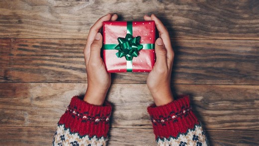 How much should you tip during the holiday season? What to know