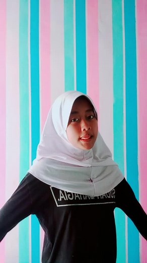 Expressive Hand Gestures and Movements Performance