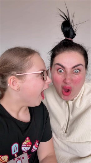 Funny Faces & Fish Lips Lip Sync