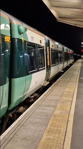 Class 377 Southern Railway train