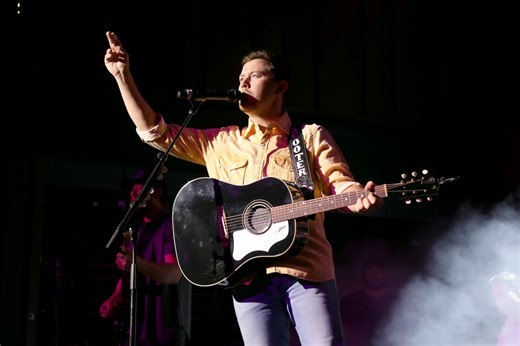 Country music star Scotty McCreery shares major life announcement