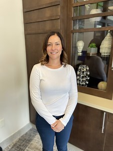 We’ve updated our donor eligibility! 🎉🩸 Today, on World Blood Donor Day, we are excited to share with you our new donor eligibility! If you have been treated with chemotherapy or radiation, you will be eligible to donate one-year post-completion of treatment. If you have been treated with surgery, please give us a call! Leukemia, lymphoma, Hodgkin’s disease and multiple myeloma still remain a permanent deferral. | Roswell Park Comprehensive Cancer Center