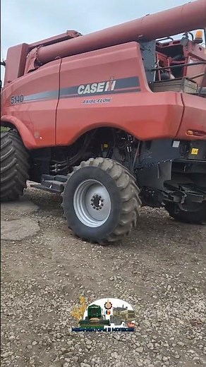 Комбайн Case IH 5140 поехал заправится