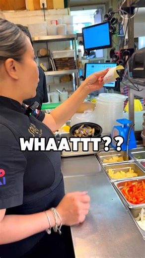 Cooking Thai jasmine rice the right way 🍚✨ 👉 Finger method or measuring cup — both work.�Fluffy, fragrant, never mushy. The Thai way 🙌 🥥 Do you want me to also prepare the sticky rice version (soaked steamed, with coconut milk option) as a follow-up video in the same style? Comment below 🔗 Rice cooker I recommend below 👇 Rice cooker: https://amzn.to/4pb4aov Alternative: https://amzn.to/3I5JihQ #ChefMoThai #ThaiCookingTips #JasmineRice #KitchenHacks #TorontoEats | Kasorn Meepan