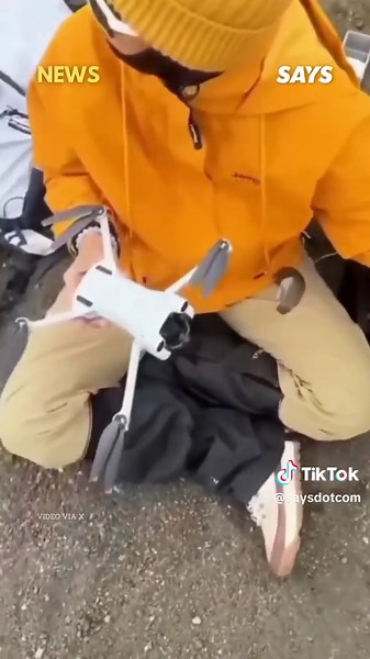 A heartbreaking video circulating online shows the final moments as fellow hikers and rescuers tried to reach Juliana Marins, a Brazilian tourist who tragically fell into the crater of Mount Rinjani in Indonesia. The 26-year-old had been climbing the volcano with a guide and five other foreigners when she reportedly fell nearly 600m from the ridge. Rescuers spent four days battling harsh terrain and poor visibility in an effort to locate her. She was eventually found lifeless near the crater, de